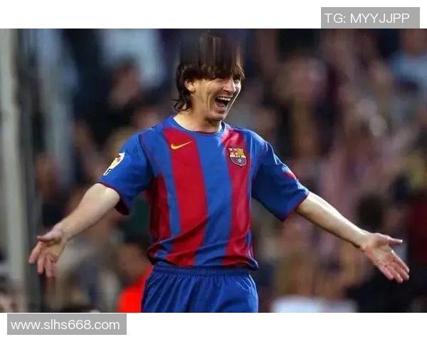 退役传奇足球巨星的人生新篇章与辉煌过往的深度回顾 退役传奇足球巨星的人生新篇章与辉煌过往的深度回顾